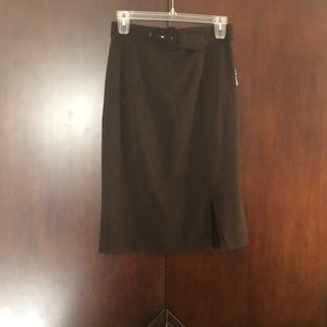 Brown belted A-line skirt with side zipper